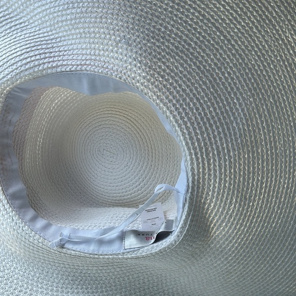 Oversized Straw Trina Turk Hat, Brand New main image 7